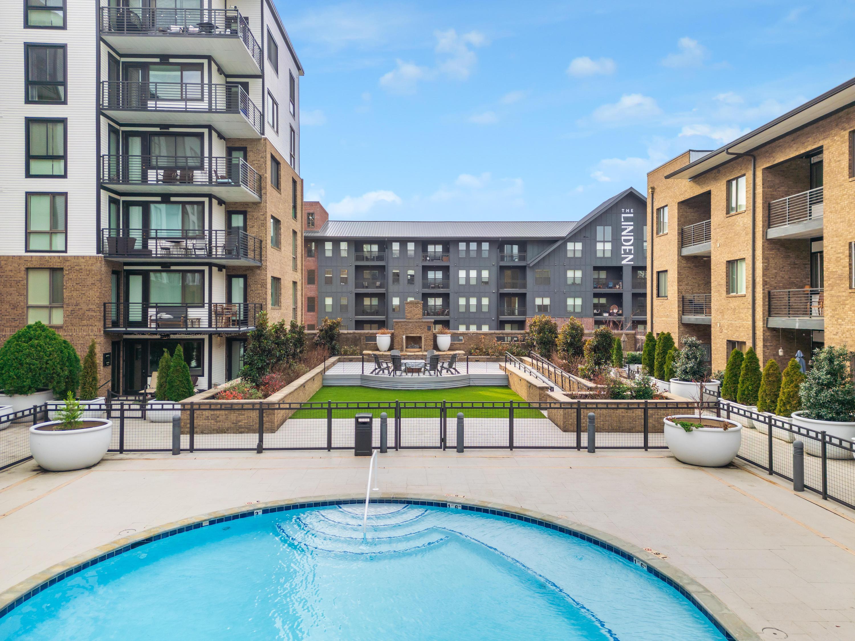 200 Manufacturers Road, Unit 619 Chattanooga, TN 37405 - Photo 35 of 53 Resort Style Pool