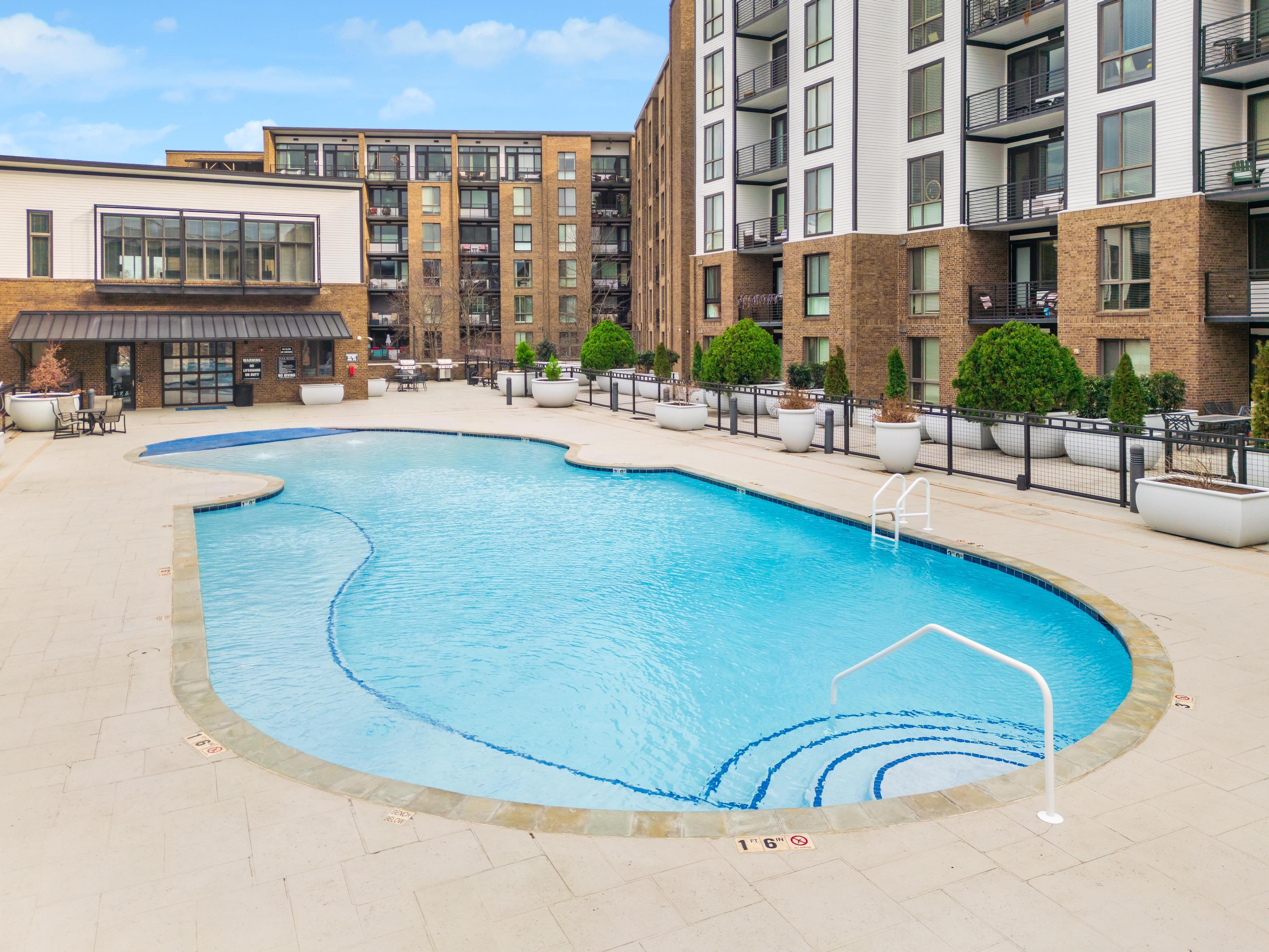 200 Manufacturers Road, Unit 619 Chattanooga, TN 37405 - Photo 36 of 53 Resort Style Pool