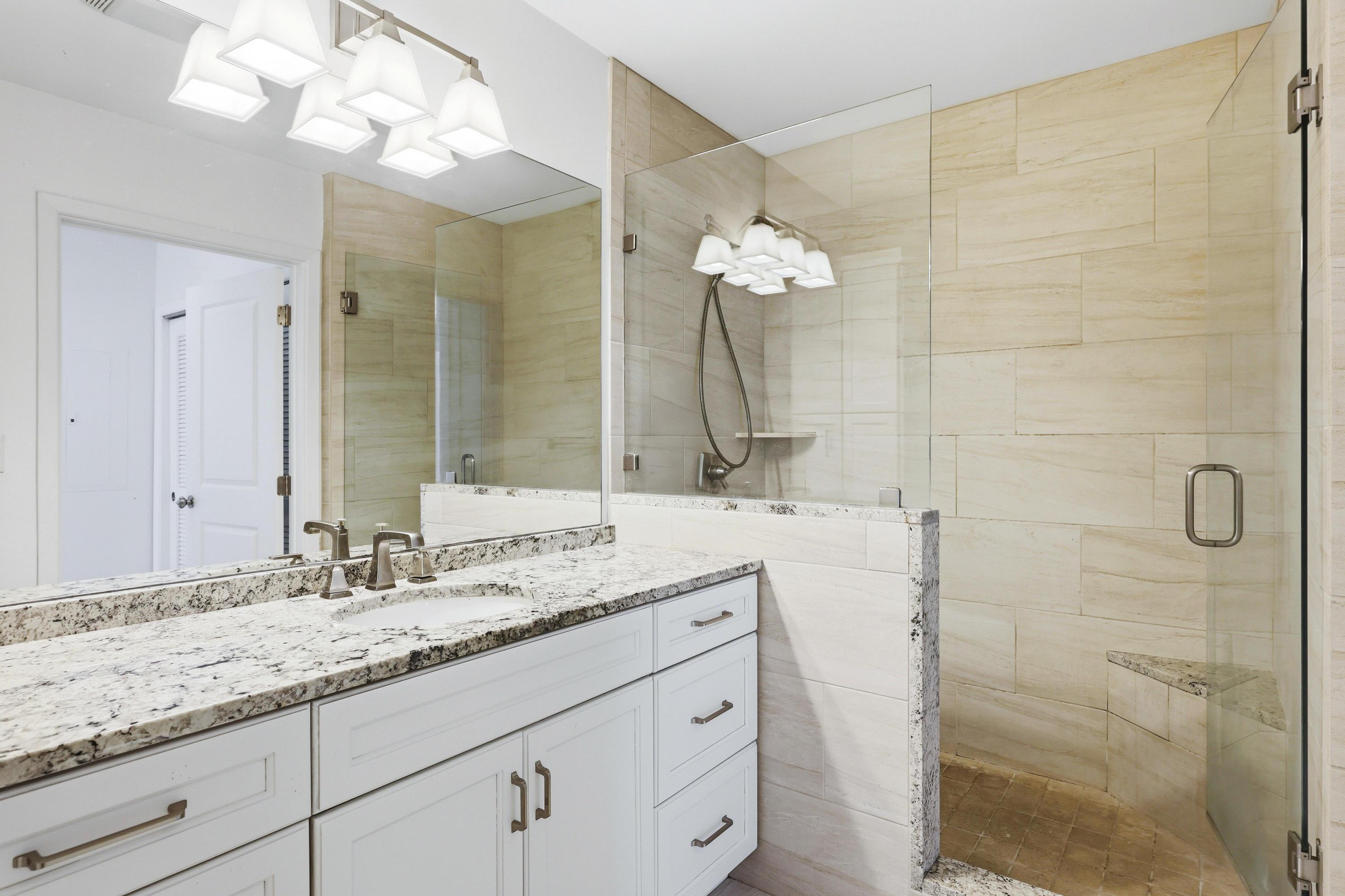 200 Manufacturers Road, Unit 619 Chattanooga, TN 37405 - Photo 5 of 53 Bathroom