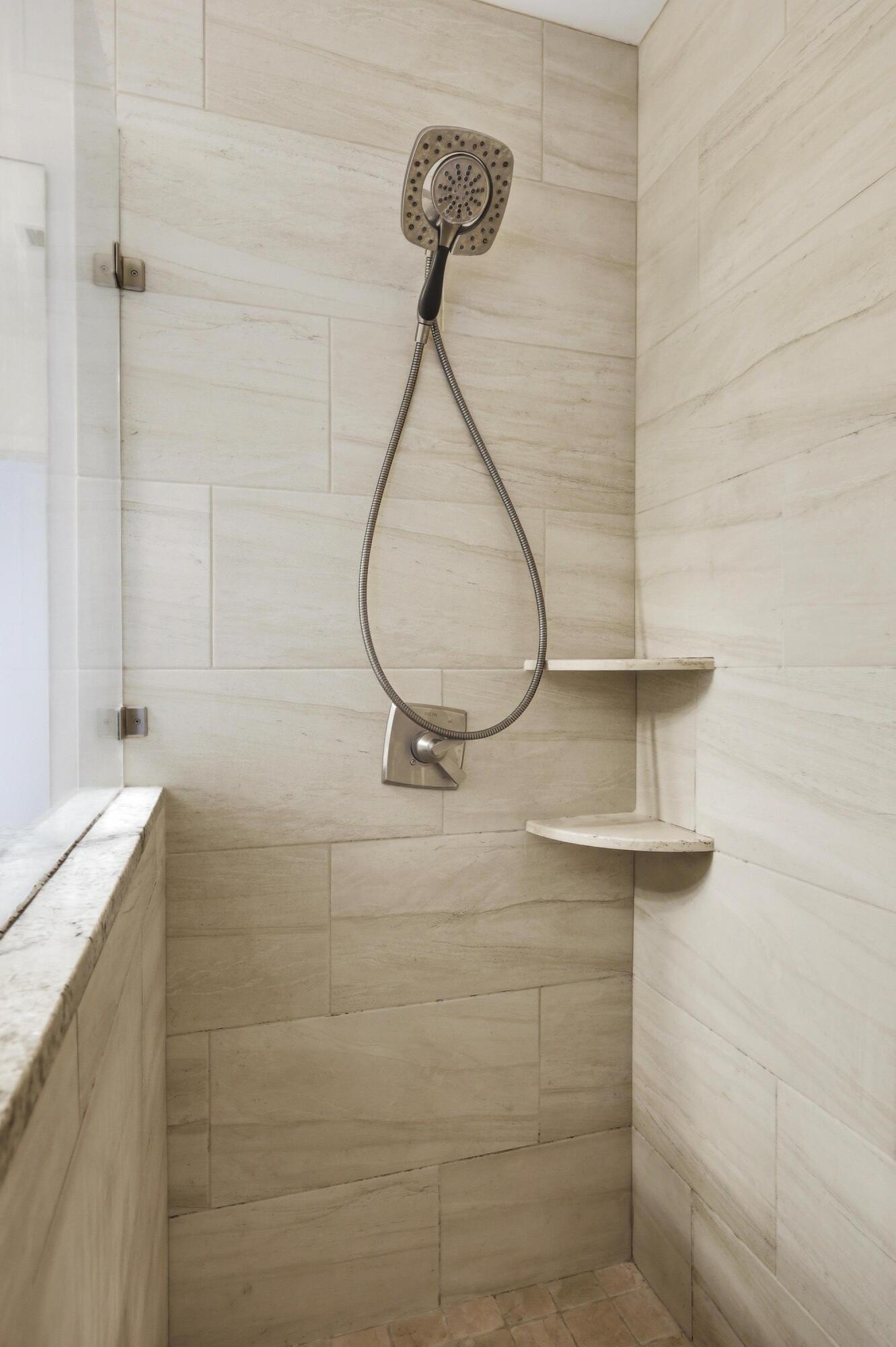 200 Manufacturers Road, Unit 619 Chattanooga, TN 37405 - Photo 6 of 53 Walk-In Shower