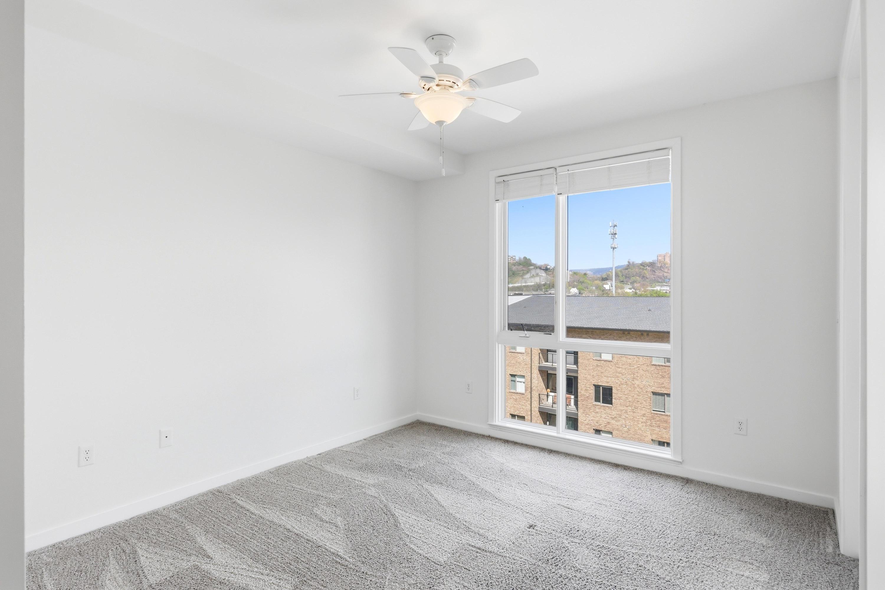 200 Manufacturers Road, Unit 619 Chattanooga, TN 37405 - Photo 9 of 53 Spacious Bedroom
