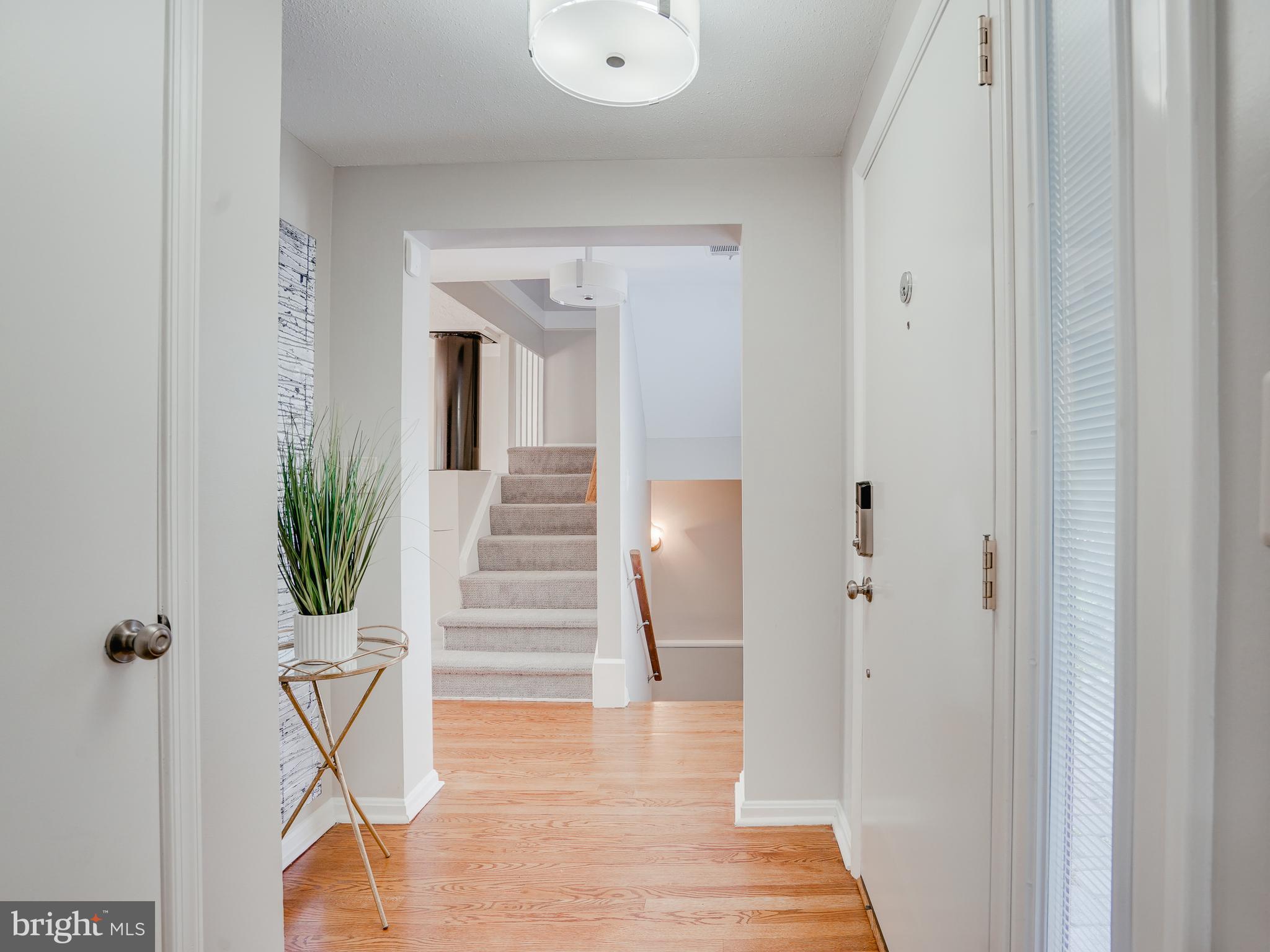 1801 North Shore Court Reston, VA 20190 - Photo 7 of 53 Gallery Image 7