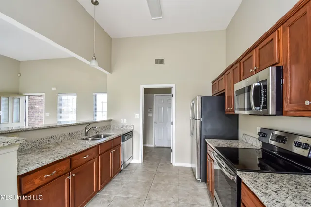 $1,775 | 8878 Little House Cove, Southaven, MS 38671