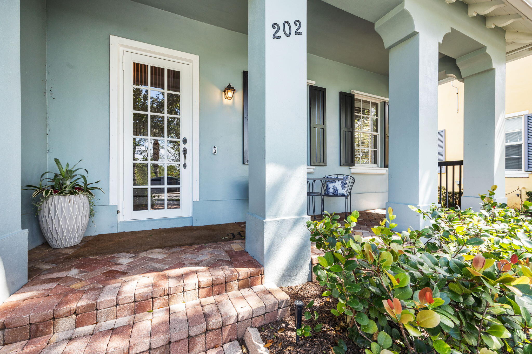 202 Botanica Drive Jupiter, FL 33458 - Photo 2 of 33 3-web-or-mls-6R5A6582