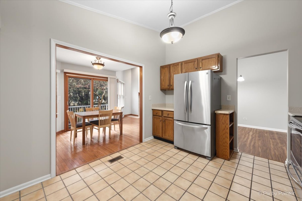 1095 Devonshire Avenue Naperville, IL 60540 - Photo 15 of 48