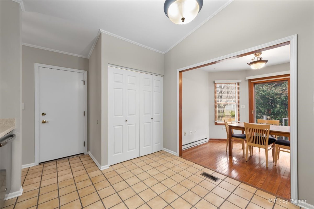 1095 Devonshire Avenue Naperville, IL 60540 - Photo 16 of 48