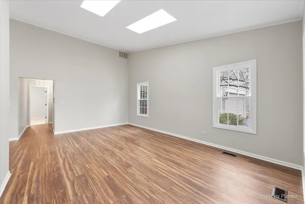 $419,500 | 1095 Devonshire Avenue, Naperville, IL 60540