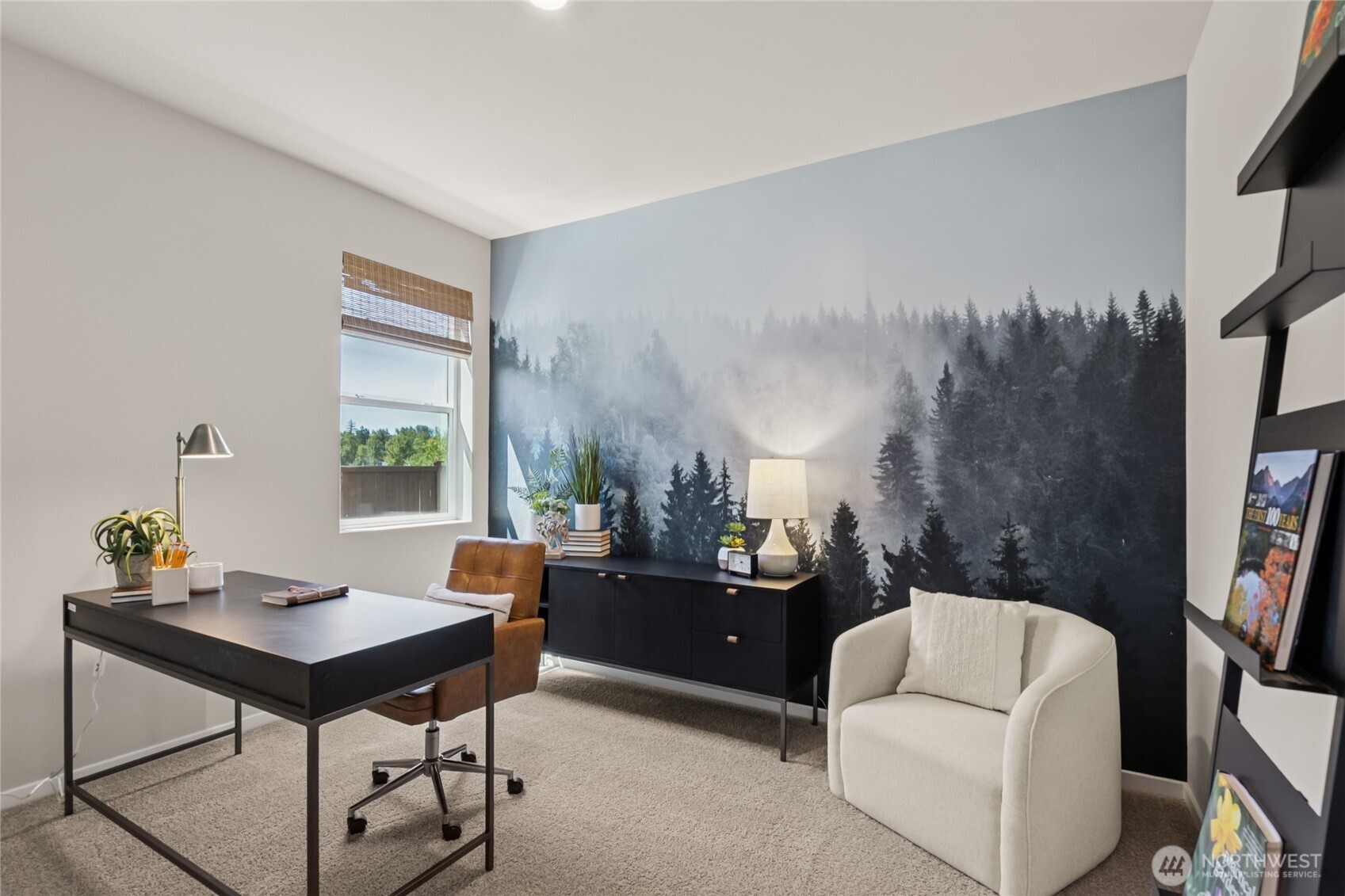 550 Hann Street, Unit 63 Buckley, WA 98321 - Photo 11 of 30 a living room with furniture and a potted plant