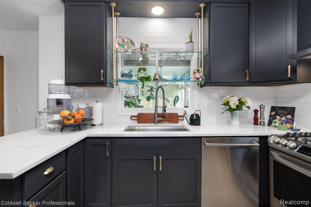 1377 Harvard Road Grosse Pointe Park, MI 48230 - Photo 27 of 72