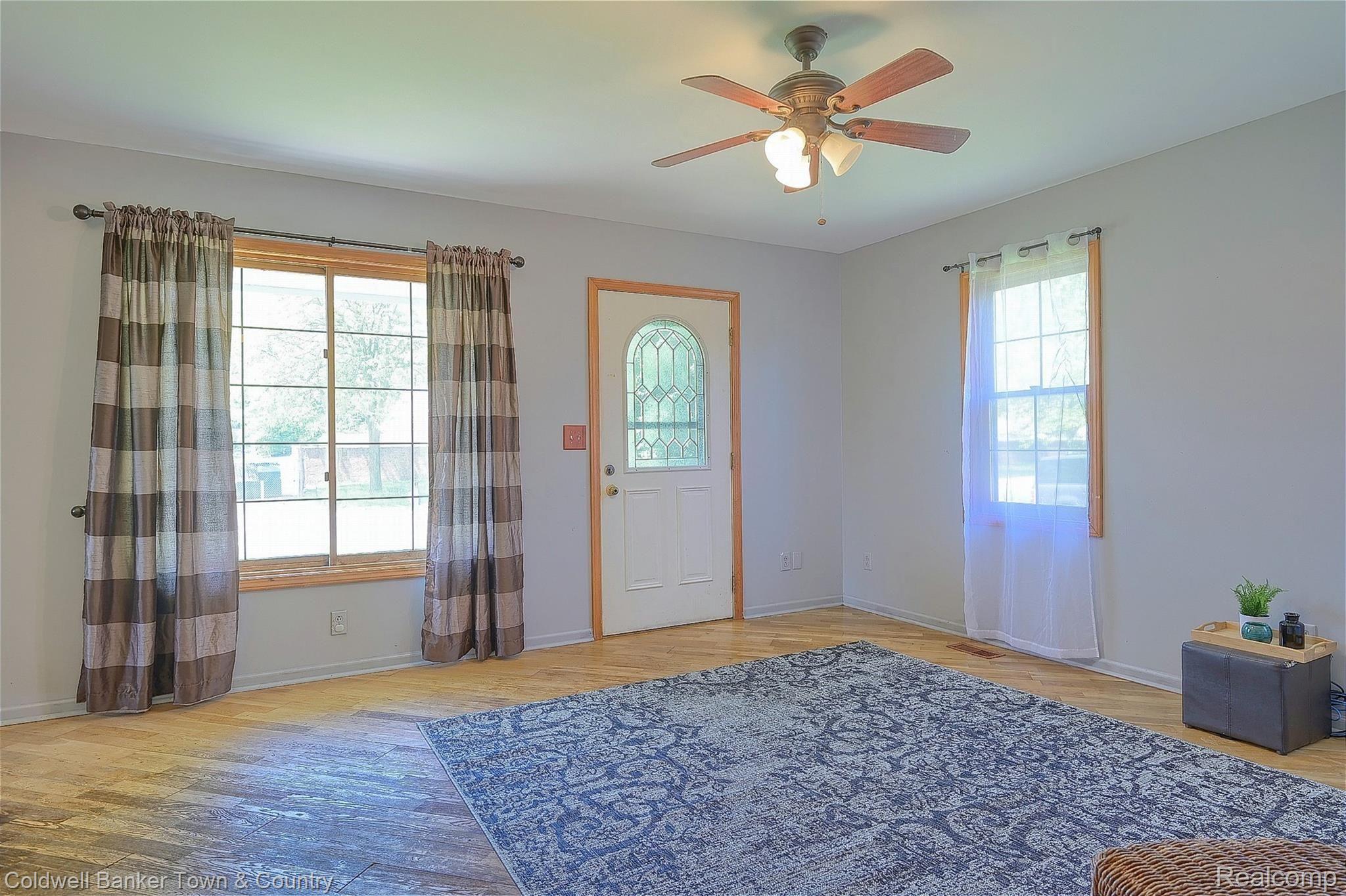 2891 South Hacker Road Brighton, MI 48114 - Photo 5 of 21 5-Living-Room-2nd-View.jpg