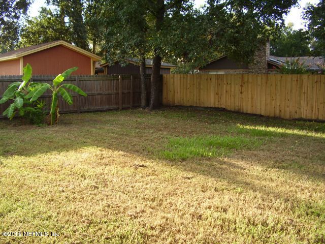 4839 Rathbone Drive Jacksonville, FL 32257 - Photo 2 of 12 Backyard