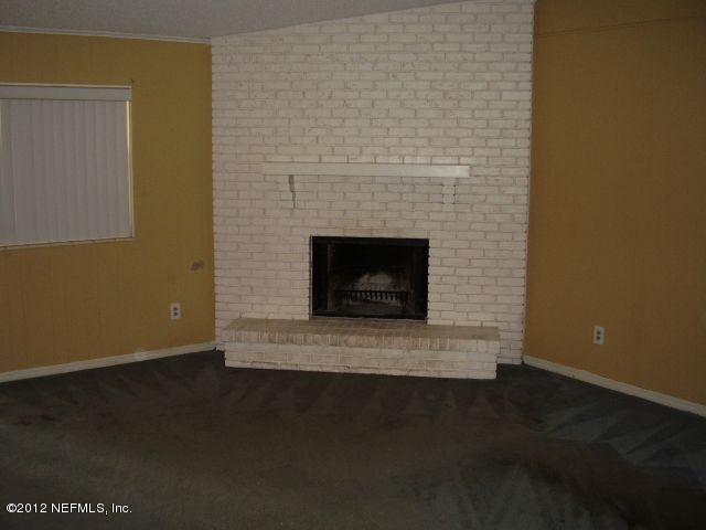 4839 Rathbone Drive Jacksonville, FL 32257 - Photo 6 of 12 Family Room