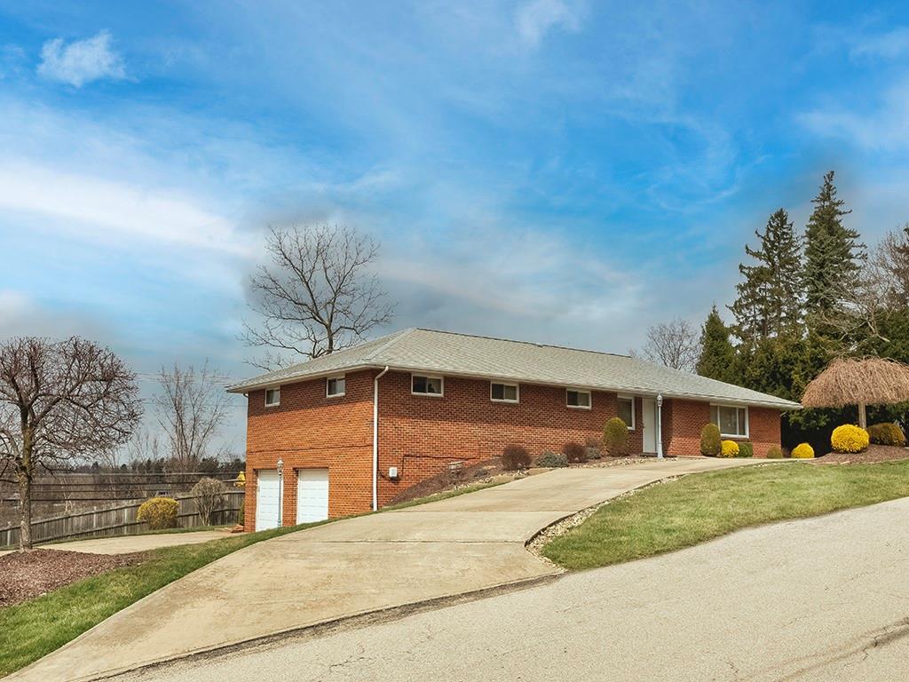 15 Munce Ridge Road Washington, PA 15301 - Photo 1 of 25 Gallery Image 1