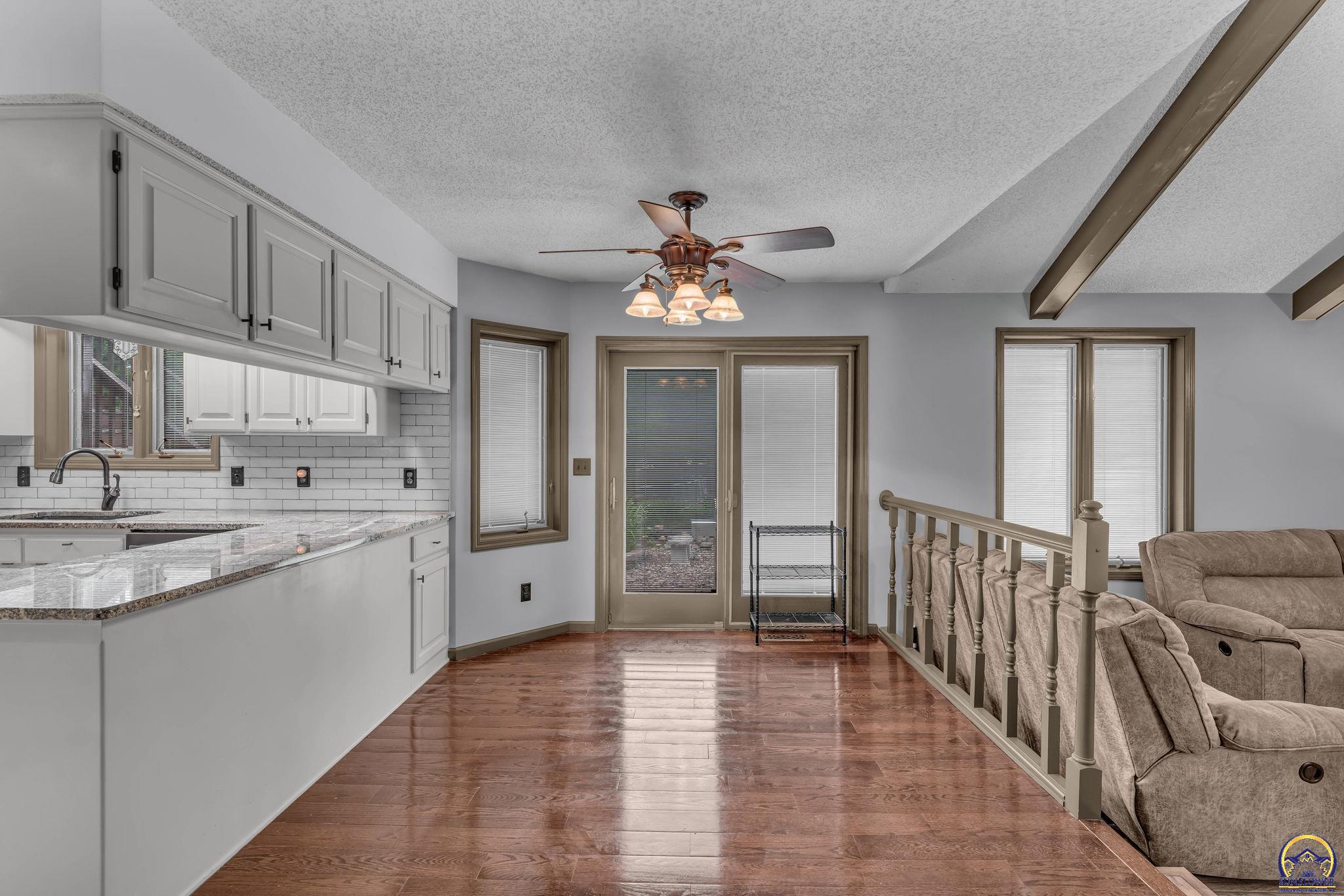 6236 Southwest 25th Street Topeka, KS 66614 - Photo 11 of 53