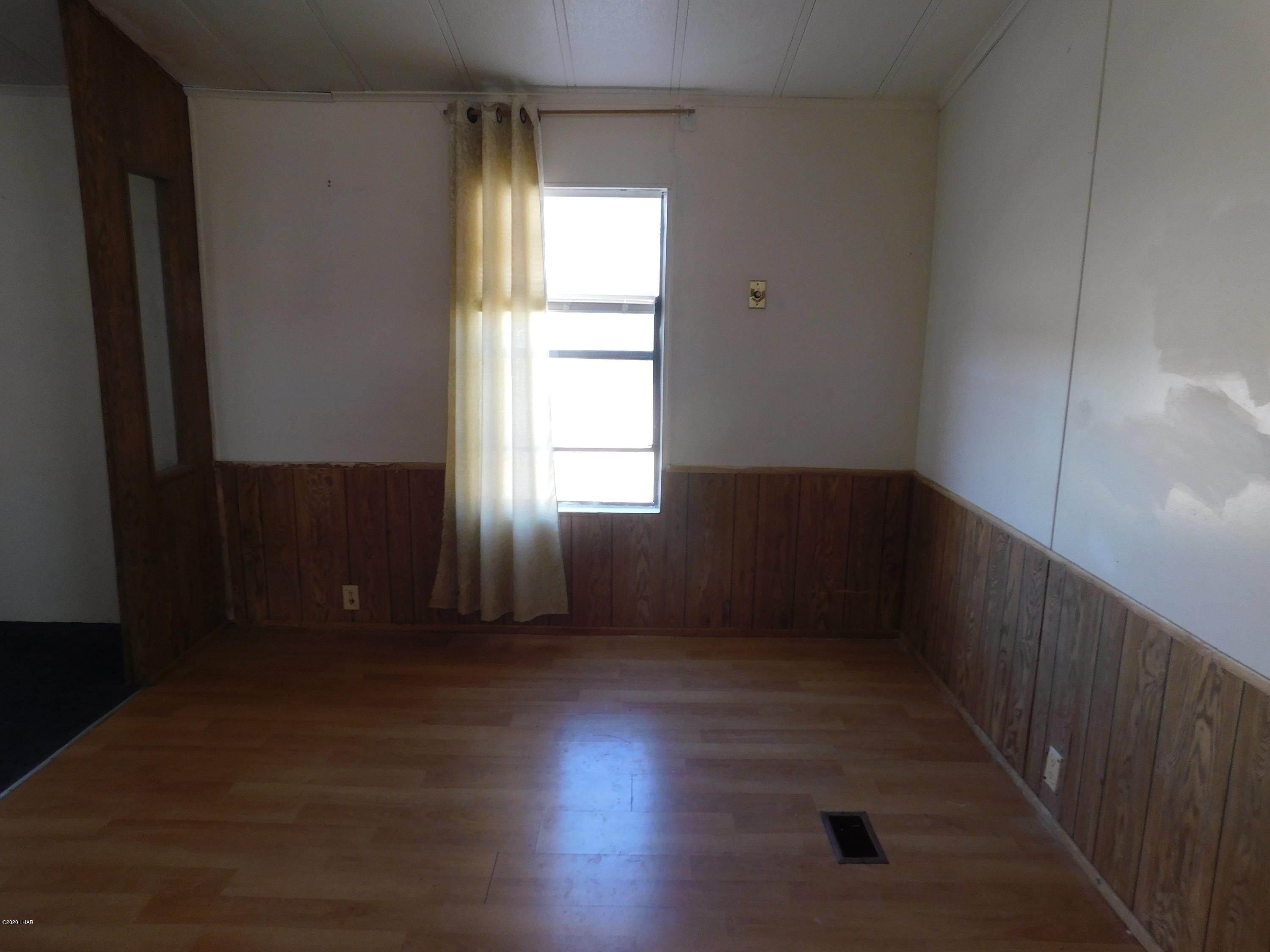 455 Mayflower Street Quartzsite, AZ 85346 - Photo 12 of 32 Living room