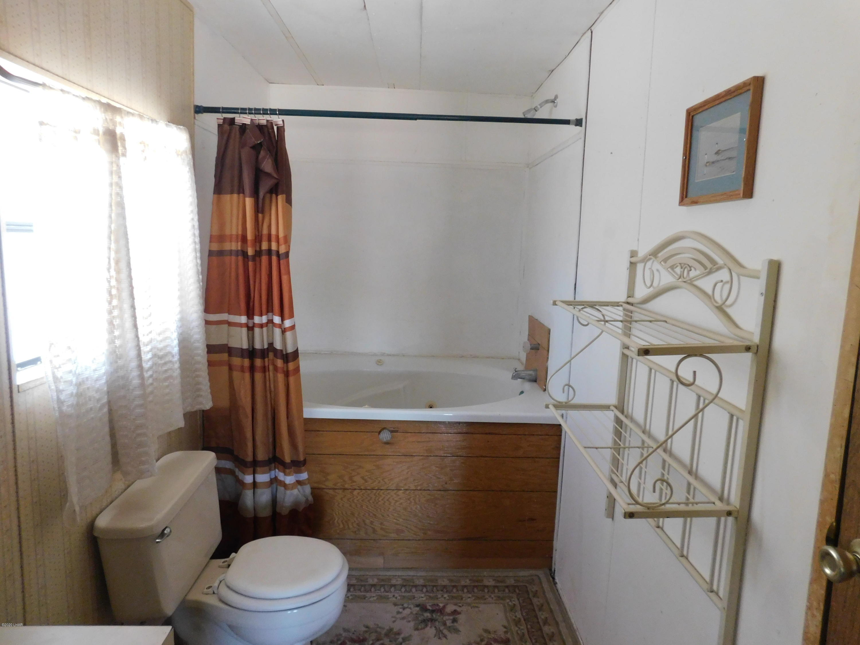 455 Mayflower Street Quartzsite, AZ 85346 - Photo 17 of 32 Master Bath