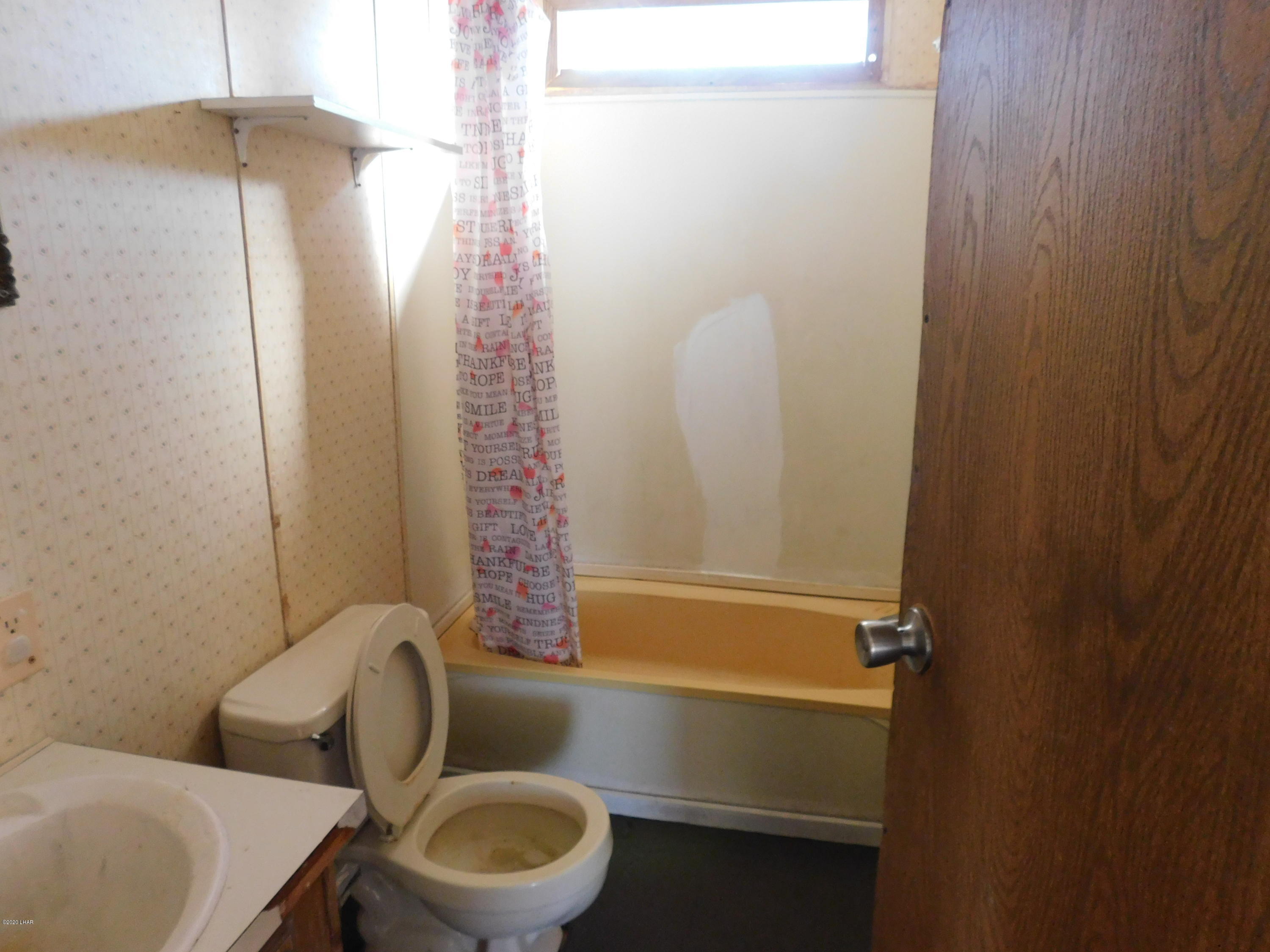 455 Mayflower Street Quartzsite, AZ 85346 - Photo 24 of 32 Bath