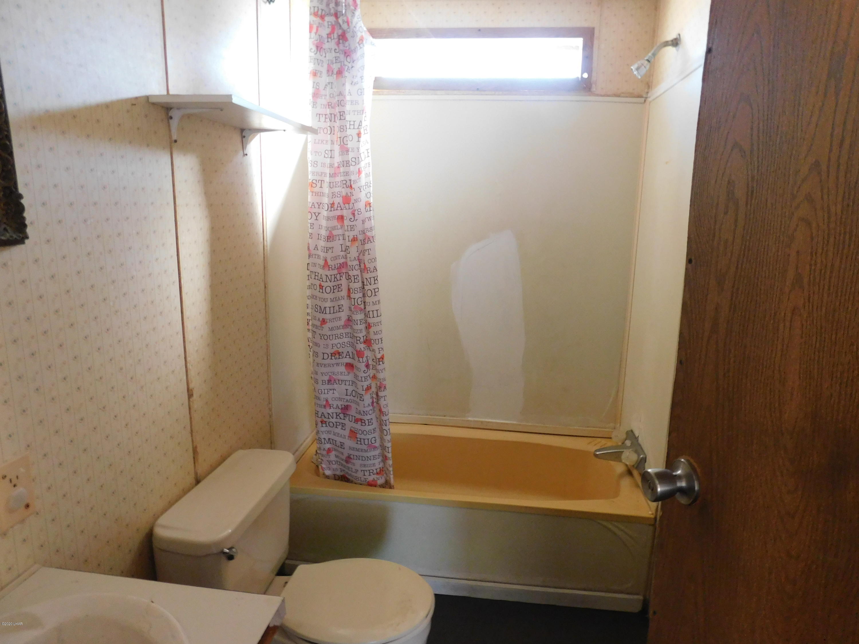 455 Mayflower Street Quartzsite, AZ 85346 - Photo 25 of 32 Bath