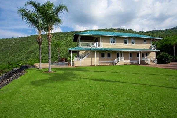82-5970 Napoopoo Road Captain Cook, HI 96704 - Photo 22 of 24 a front view of a house with a garden