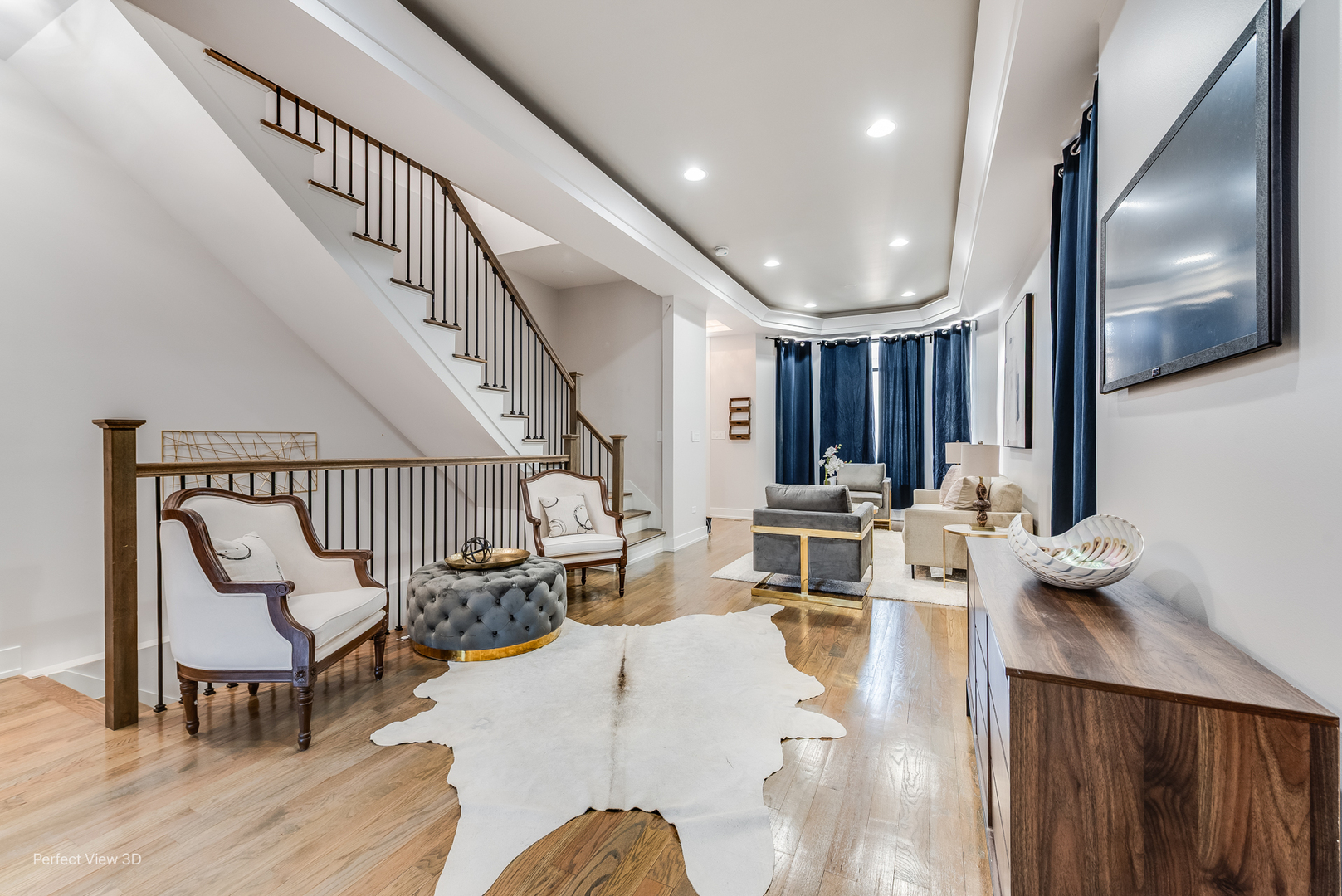6418 South Greenwood Avenue Chicago, IL 60637 - Photo 5 of 33 a living room with furniture