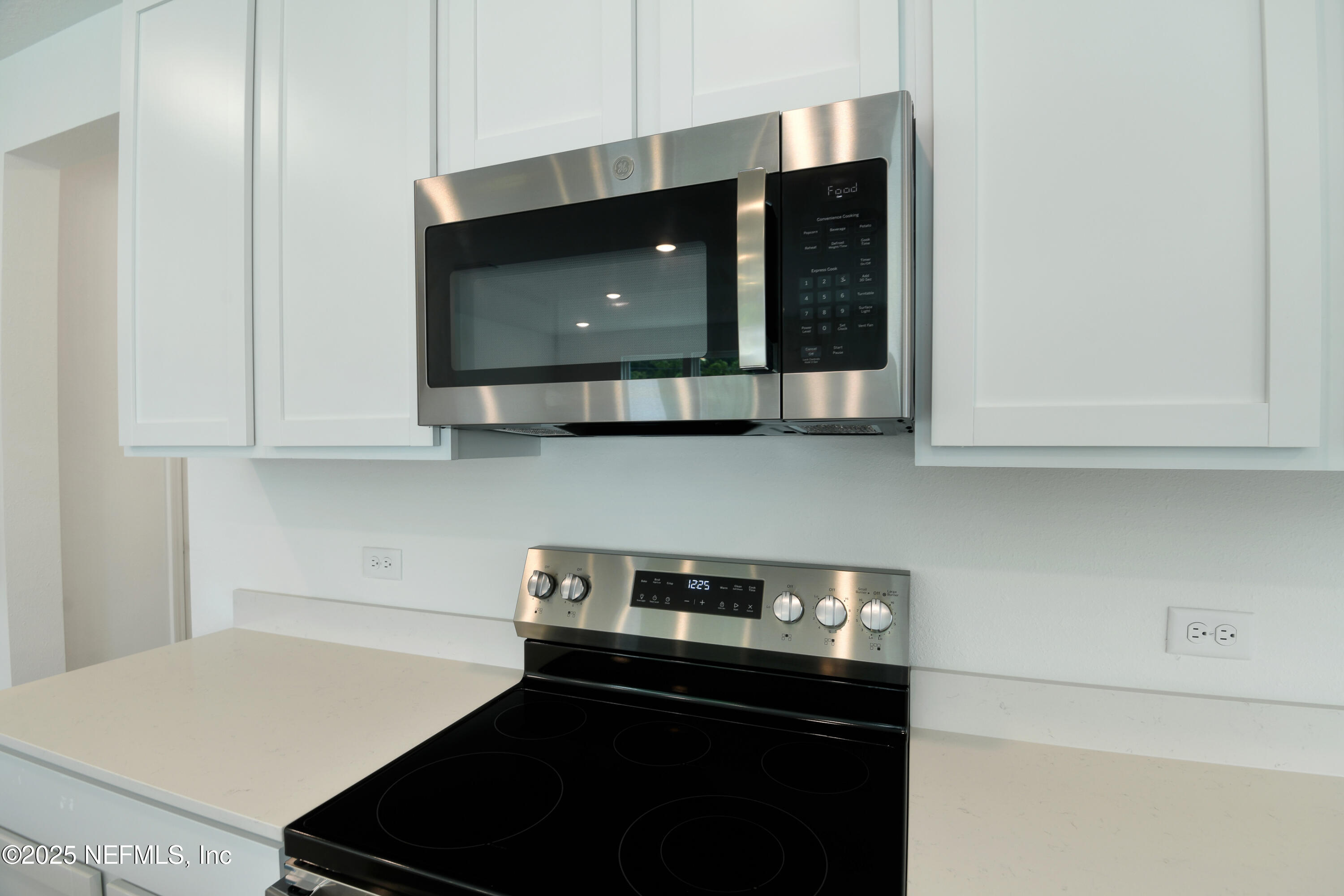 6030 Oracle Road Jacksonville, FL 32205 - Photo 4 of 15 6030 Oracle Court-4