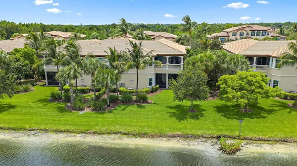 $985,000 | 115 Tresana Boulevard, Unit 35, Jupiter, FL 33478
