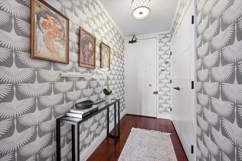 $299,000 | 5855 North Sheridan Road, Unit 25G, Chicago, IL 60660