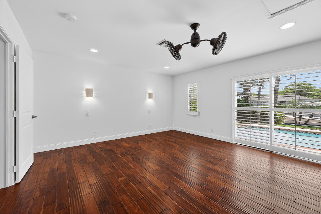 636 Kingfish Road North Palm Beach, FL 33408 - Photo 15 of 23 42291_6a245856bf20e_06.06.2026_image-18