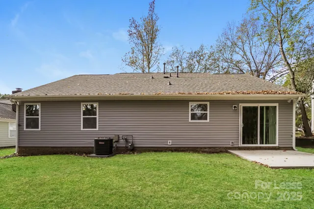 $1,760 | 8217 Meadowdale Lane, Charlotte, NC 28227