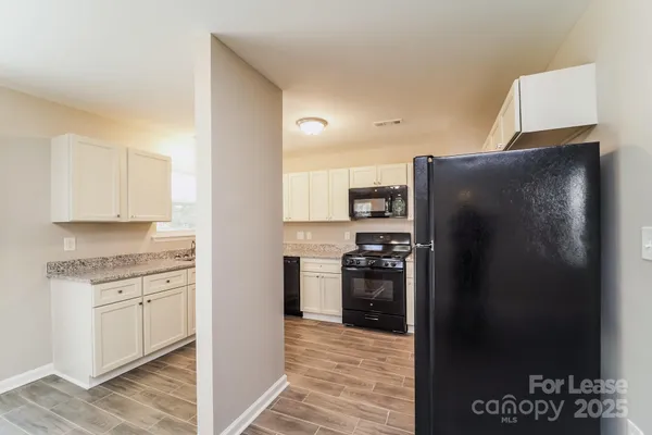 $1,760 | 8217 Meadowdale Lane, Charlotte, NC 28227