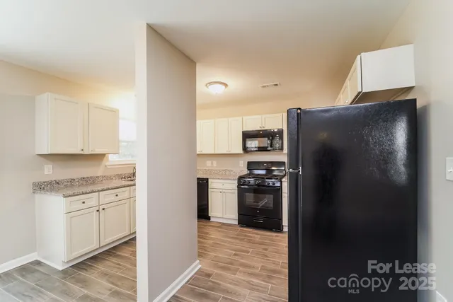 $1,760 | 8217 Meadowdale Lane, Charlotte, NC 28227