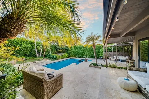 a view of a pathway both side of building