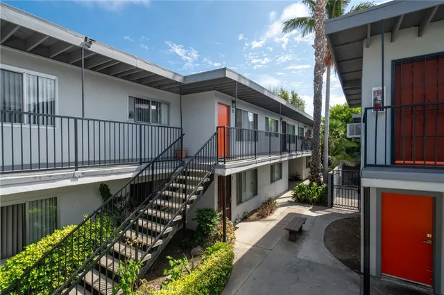 a view of entryway with a front door