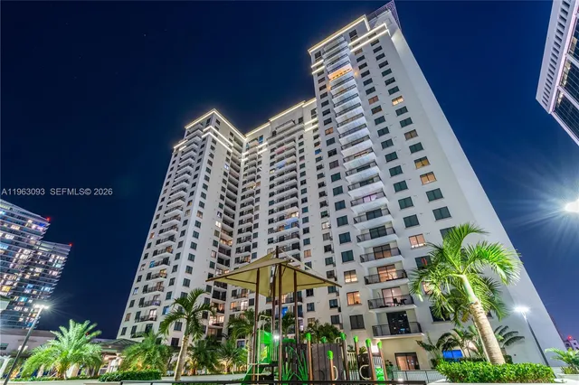 $4,150 | 999 Southwest 1st Avenue, Unit 2411, Miami, FL 33130