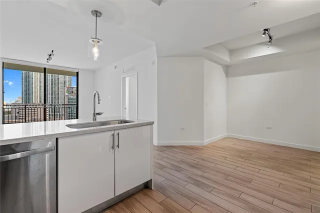 $4,150 | 999 Southwest 1st Avenue, Unit 2411, Miami, FL 33130