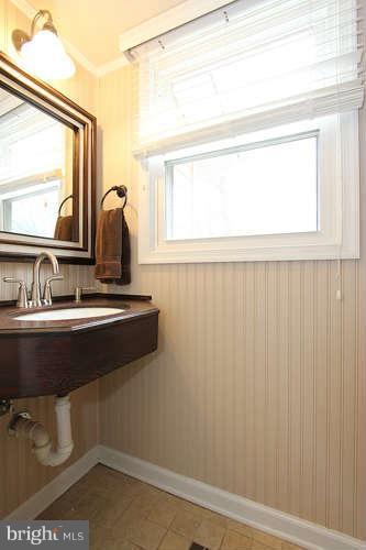 8938 Rolling Road Manassas, VA 20110 - Photo 16 of 30 Bath