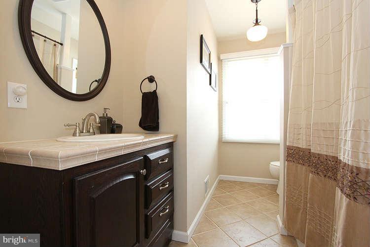8938 Rolling Road Manassas, VA 20110 - Photo 21 of 30 Bath