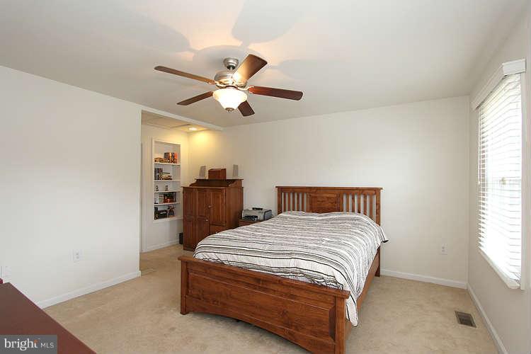 8938 Rolling Road Manassas, VA 20110 - Photo 26 of 30 Bedroom (Master)