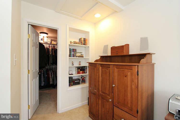 8938 Rolling Road Manassas, VA 20110 - Photo 27 of 30 Bedroom (Master)