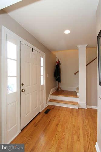 8938 Rolling Road Manassas, VA 20110 - Photo 5 of 30 Interior (General)