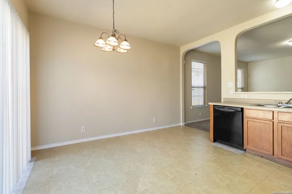 $1,600 | 7827 Liberty Island, San Antonio, TX 78227