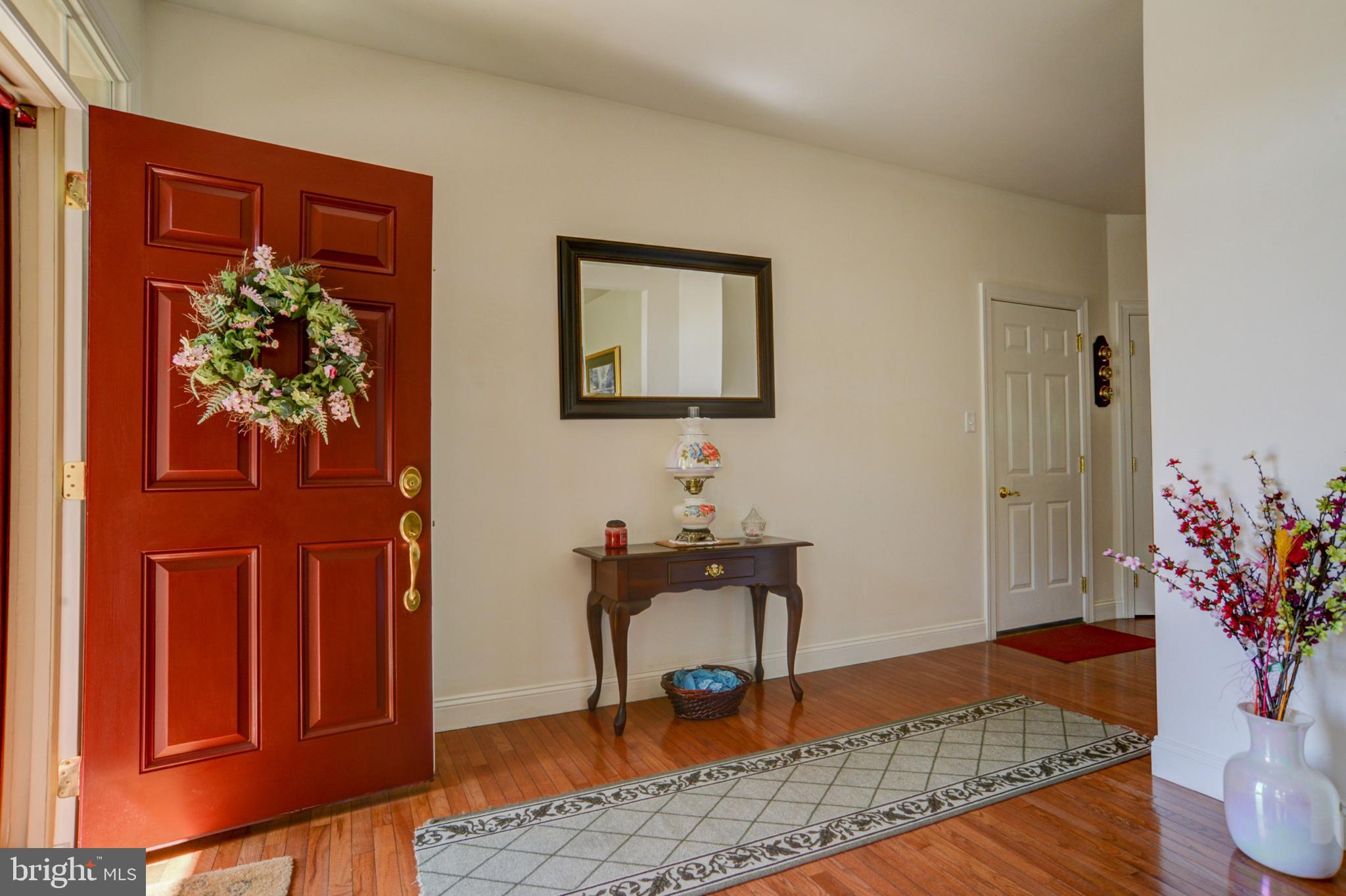 29 Pleasant Road Gordonville, PA 17529 - Photo 5 of 39 Foyer