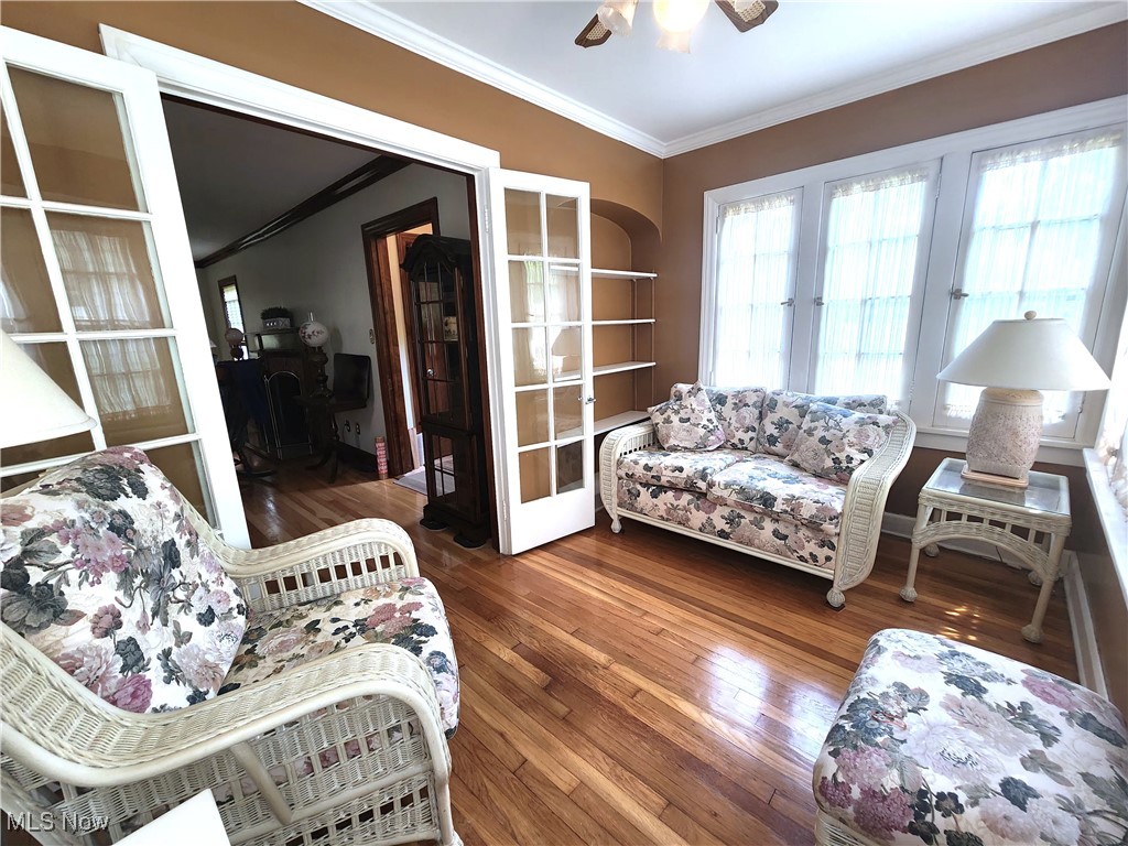 3336 Daleford Road Cleveland, OH 44120 - Photo 19 of 49 Book Shelves & French Doors!