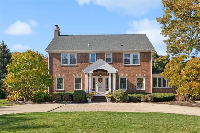 $1,500,000 | 370 North Park Boulevard, Glen Ellyn, IL 60137