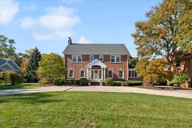 $1,500,000 | 370 North Park Boulevard, Glen Ellyn, IL 60137