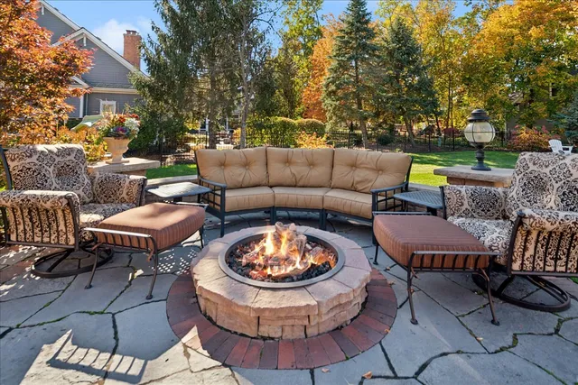 $1,500,000 | 370 North Park Boulevard, Glen Ellyn, IL 60137