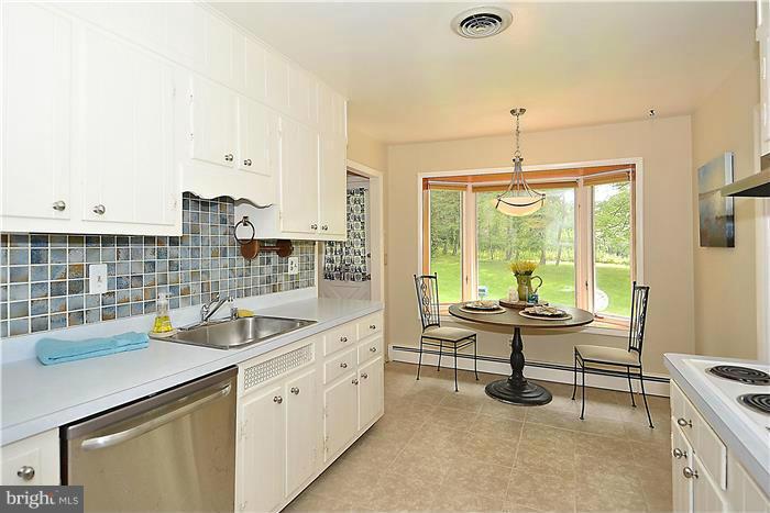 2001 Gayfields Drive Silver Spring, MD 20906 - Photo 7 of 28 Kitchen