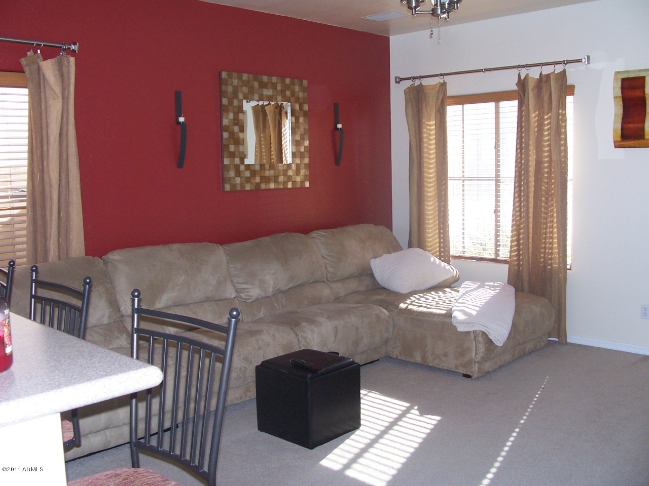 2026 West Davis Road Phoenix, AZ 85023 - Photo 2 of 15 Great room
