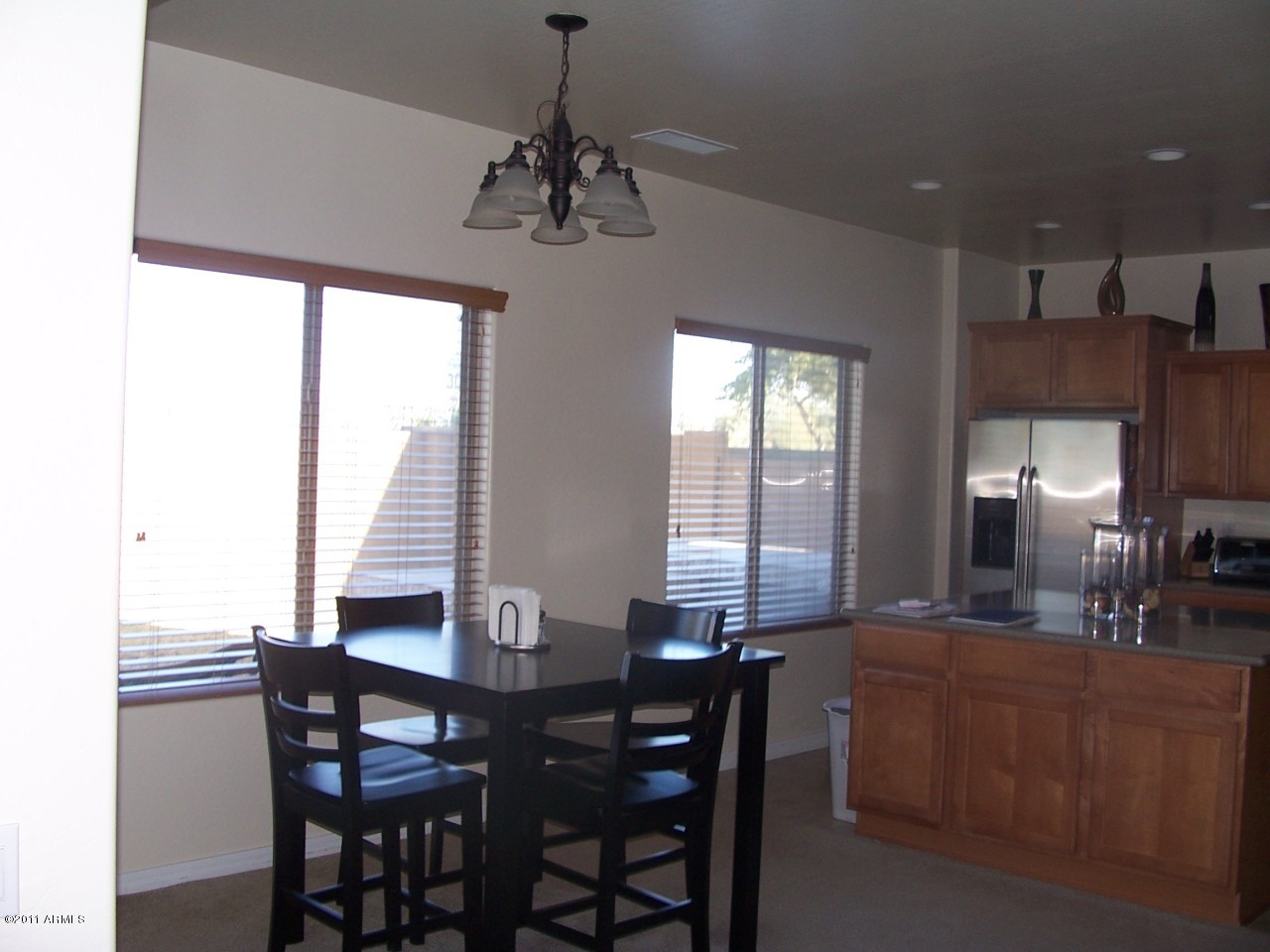2026 West Davis Road Phoenix, AZ 85023 - Photo 5 of 15 Eating area