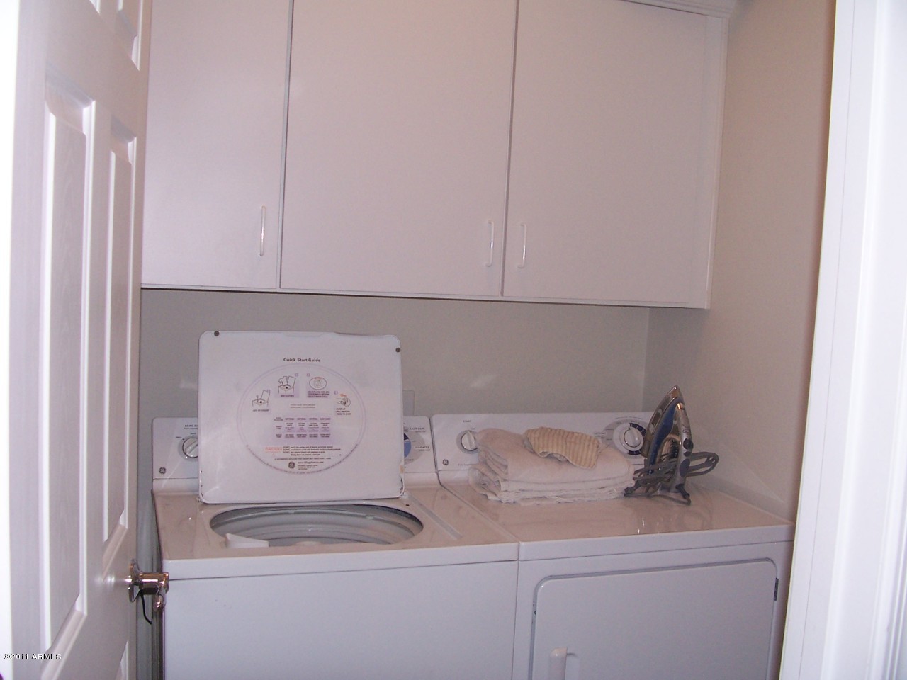 2026 West Davis Road Phoenix, AZ 85023 - Photo 7 of 15 Laundry room